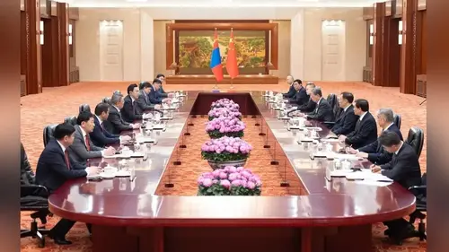 Mongolian parliamentary speaker meets senior Chinese official during visit